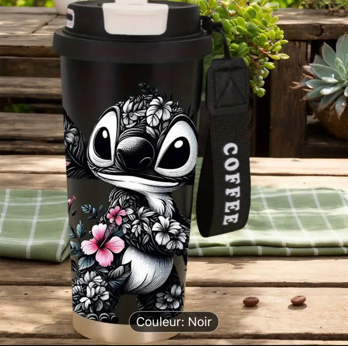 🩵 MUG DE VOYAGE ISOTHERME STITCH FLEURI – ÉDITION LIMITÉE (PRÉCOMMANDE)
